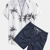 Hemd mit Palmenmuster und gestreiften Shorts zum Schwimmen