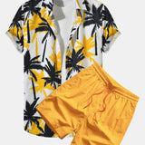 Hemd mit Palmenmuster und Shorts zum Schwimmen