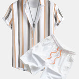 Gestreiftes Hemd mit Knopfleiste & Bade-Shorts
