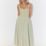 JULIA | Elegantes Midikleid mit eckigem Ausschnitt