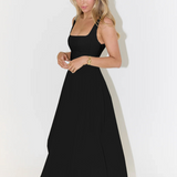 JULIA | Elegantes Midikleid mit eckigem Ausschnitt