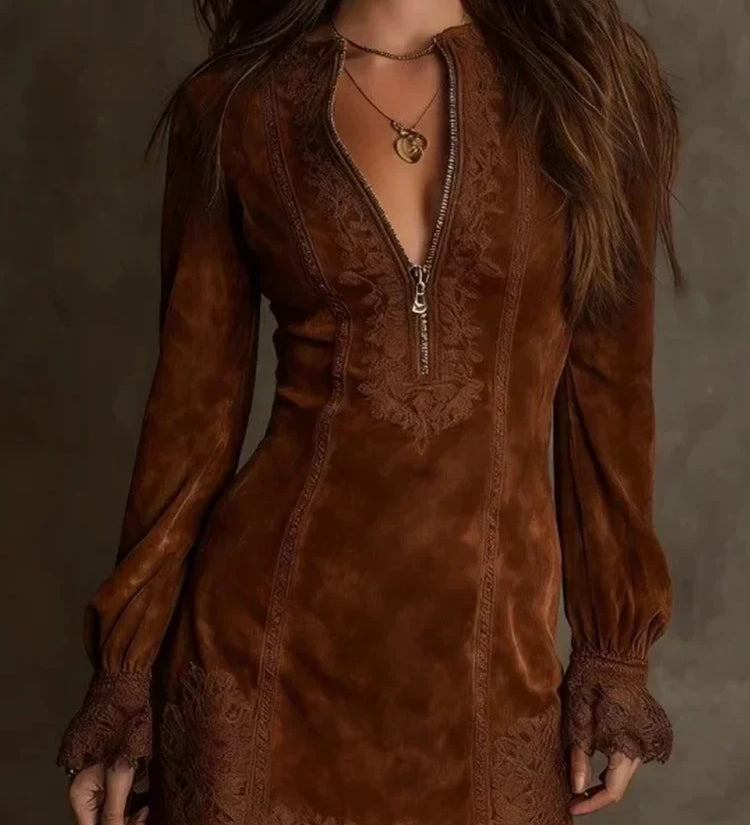 Gina™ – Kurzes Kleid aus Wildleder mit Spitze – Feminin & Saffiniert