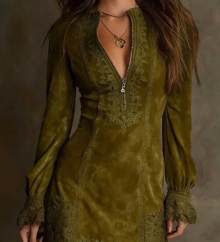 Gina™ – Kurzes Kleid aus Wildleder mit Spitze – Feminin & Saffiniert